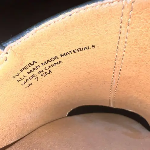 Adrienne Vittadini Sport Black Sandals with Slip-On Style