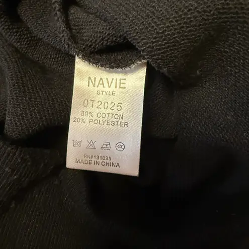 Navie Women's Black Long Sequined Sleeve Crew Neck Sweatshirt Size M EUC Size M