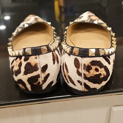 Valentino Garavani 💕💕 Calf Hair Leopard Print Rockstud Ballet Flats 38 EU