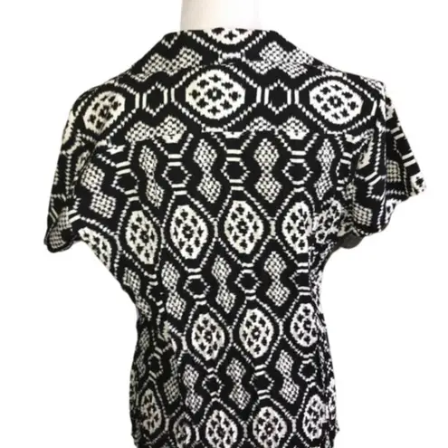 Fred David BLACK & WHITE BUTTON DOWN STRETCH SHORT SLEEVE TOP SIZE LARGE