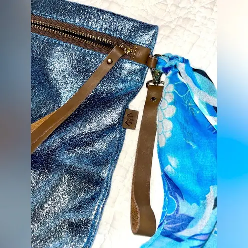 Head REGAL Blue Shimmer Zipper Wristlet Pouch