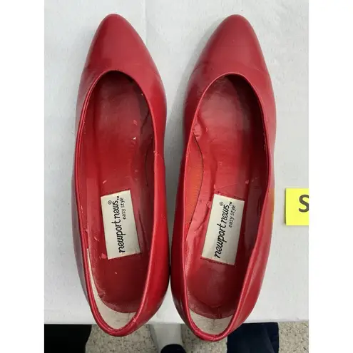 Newport News Womans Easy Style Slip On Pumps 7.5 W Red Pointed Toe Heels