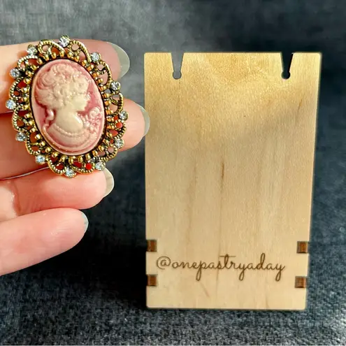 Sparkly Cameo Brooch Pin, Rhinestone Filigree Edging Detail, Red, Pink, Gold Red