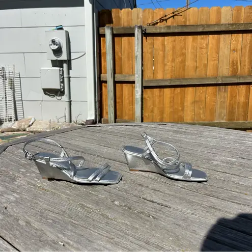 Caslon Sandals Womens Size 6.5 Silver Leather Paola Open Square Toe Wedges