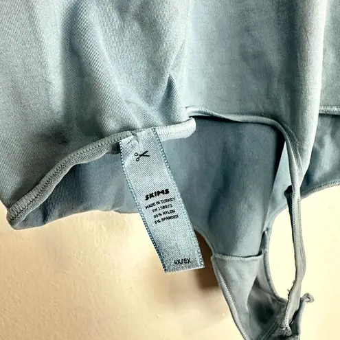SKIMS Essential T-Shirt Thong Bodysuit in Arctic Size 4X/5X