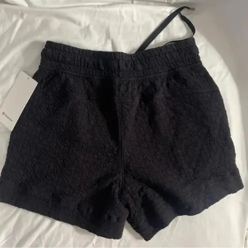 Lululemon  Rippled SHR Short
5" Black NWT!