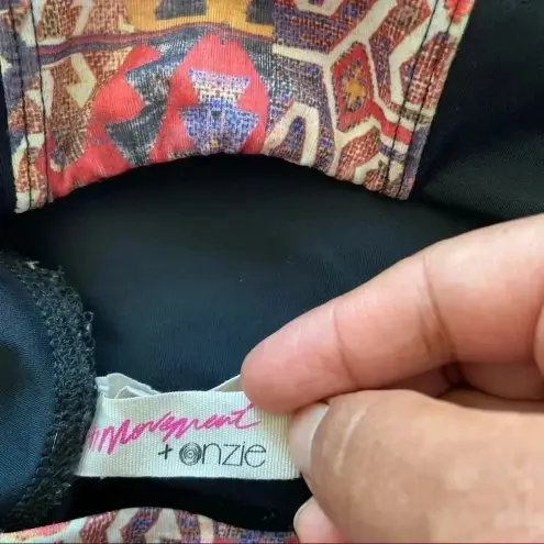 Onzie  leggings size M/L