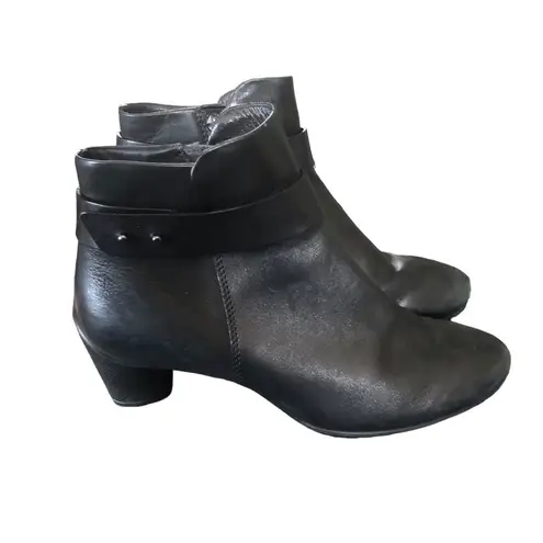 Ecco Sculptured 45 Ankle Bootie 6-6.5 Butter Soft Leather Black Dark Acadamia