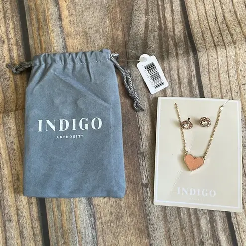 indigo. NWT Authority Necklace Set