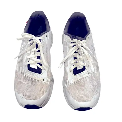 ON RUNNING CLOUDGO WOMENS WHITE GRAY SNEAKERS 9