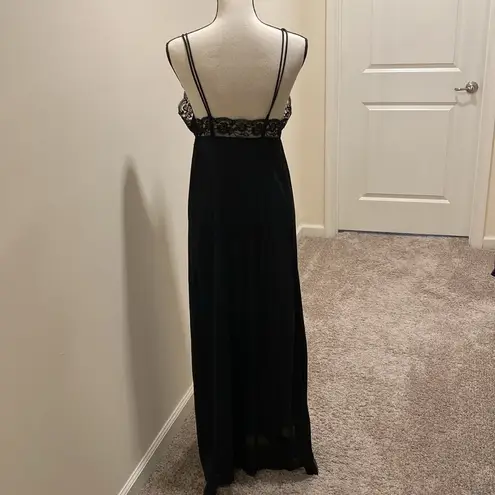 Vintage Black Negligee Lingerie Nightgown Size Medium?