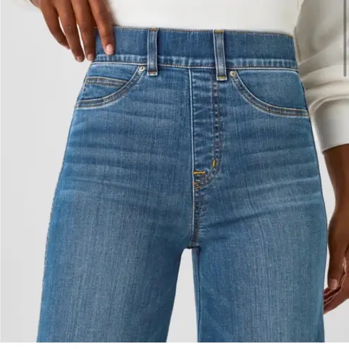 Spanx  Vintage Indigo Seamed Front Wide Leg
Jeans Size medium petite