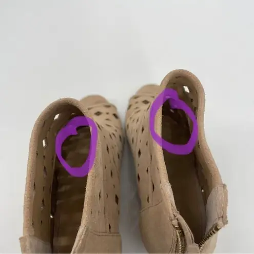 Michael Michael Kors Uma Wedge Size 6.5 Tan