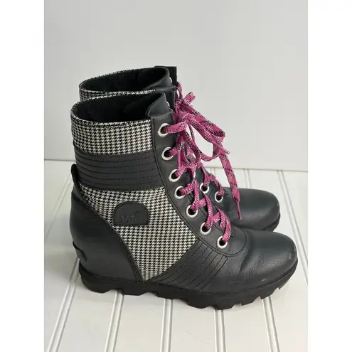Sorel  Houndstooth Wedge Lace-Up Boots Youth 4 fits Women's 5.5–6 Black Pink