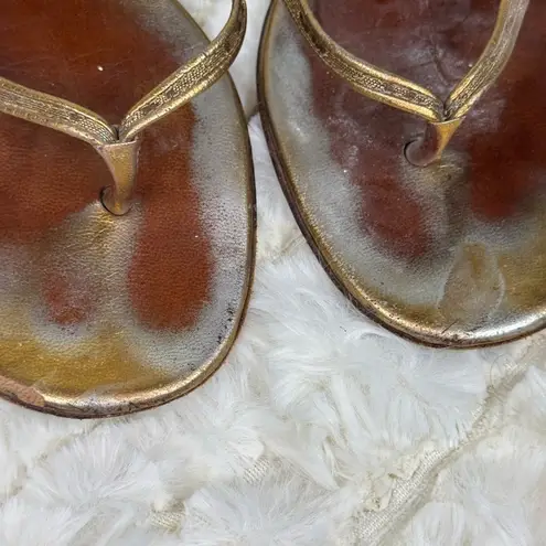 Gucci  Gold and Brown Sandals with Metallic Straps - Image 6