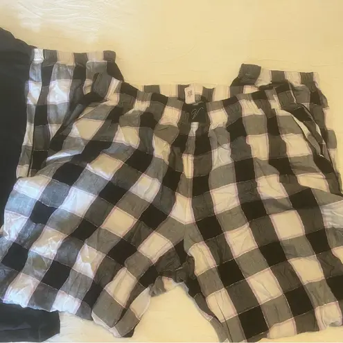 Victoria's Secret  Women's Black and pink T-Shirt & Plaid Pajama Shorts Set L