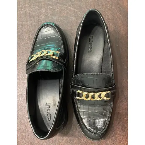 Old Navy NWOB Black Croc Faux‎ Leather Y2K Chunky Heel Loafer with Gold Chain Size 7