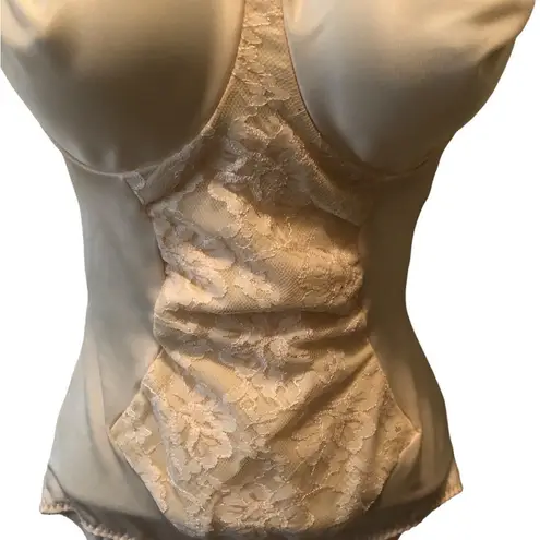 VTG Olga Lacey Shaper Pin Up Sz. 38C Underwire Seamless Nude Stretch Hook Crotch Tan Size L