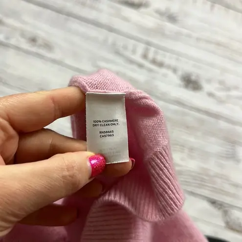 Nordstrom  v neck pullover cashmere sweater size medium