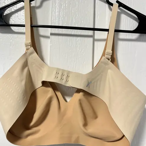 Knix Revolution V neck seamless wireless bra size large Tan
