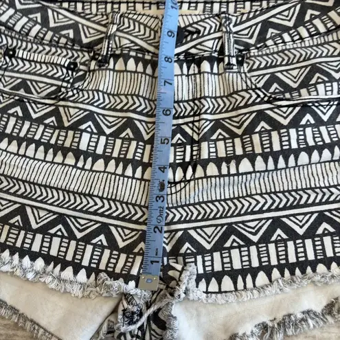 Pacsun Bullhead Aztec Tribal Mid Rise Denim Shorts Size 5 Frayed Hem Black White