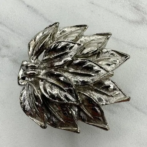 Mimi Di N Vintage 1976 Leaf Silver Tone Belt Buckle Piece