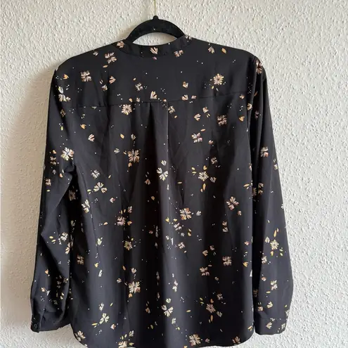 Hilary Radley Black Cream Fitted Button Down Shirt Size S