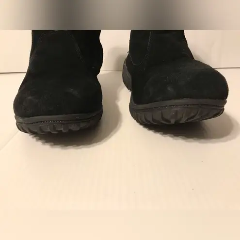 Khombu Laura leather black water repellant booties women size 9M