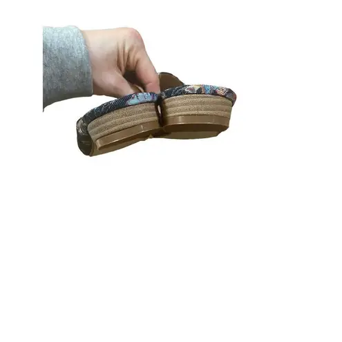 Avanti slip on floral sandals with open back size 9 Blue