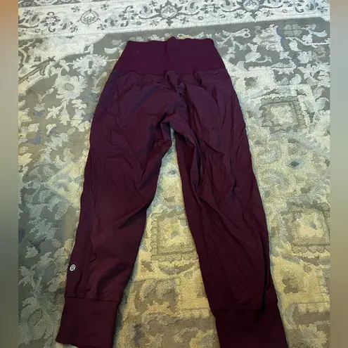 Lululemon  Maroon Dance Studio Jogger Cropped Size 2