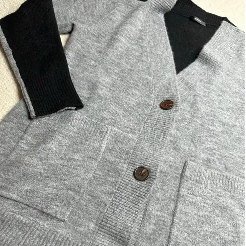AQUA : Black and Gray Color Block Classic Cardigan