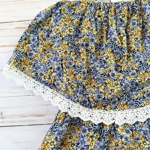 Cupcakes and Cashmere NWT Andria Floral Romper Shoulder Tie