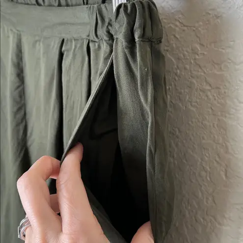 Neu nomads olive green wide leg crop flowy pants Size M