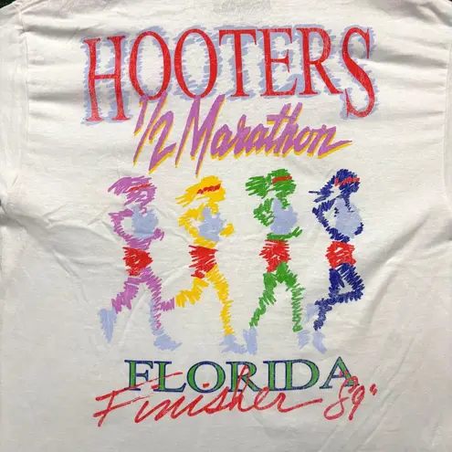 Hooters 1/2 Marathon Finisher Florida 89 T-Shirt Size Large