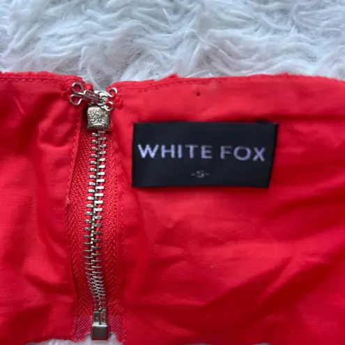 White Fox Red Opposite Sides Crop Top Size Small