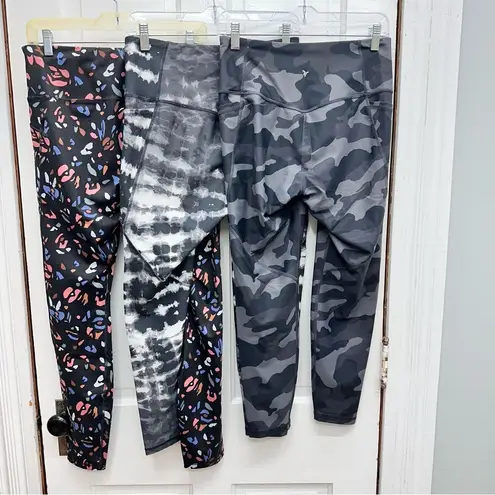 Old Navy 3 pair athletic leggings with side pockets. women's large. - Image 2