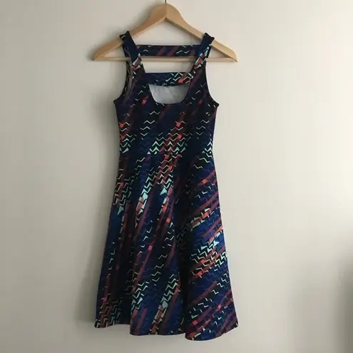 Bobeau Chervon Printed Fit & Flare Dress Back Cutout Sleeveless Womens S…