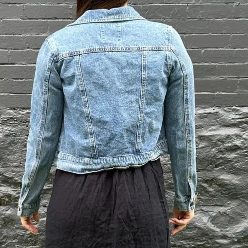 Levis Light Wash Denim Jacket Womens FITS LIKE SMALL (Tagged as Large) Blue