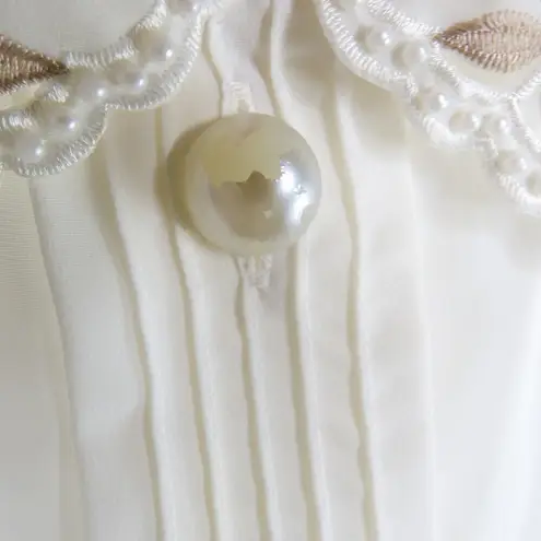 Kathy Lee 1980s Vintage White Floral Embroidered Pearl Beaded Blouse