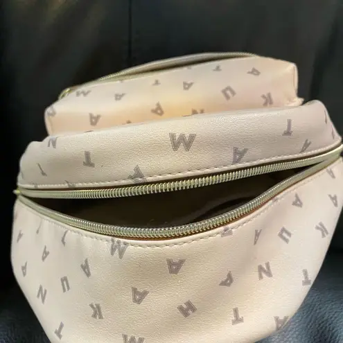 Lounge Fly Disney The Lion King Hakuna Matt’s Letters Mini Backpack Purse