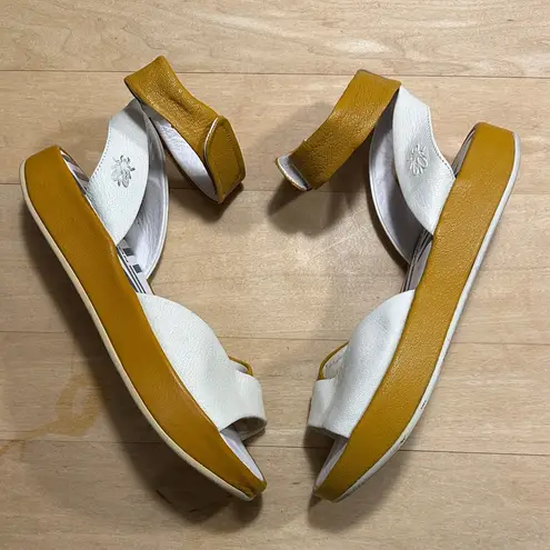 Fly London  Sandals Sz 40 thumbnail 1