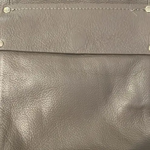 Kooba NWT large roomy lots of pockets expandable zip close satchel in taupe - Image 16