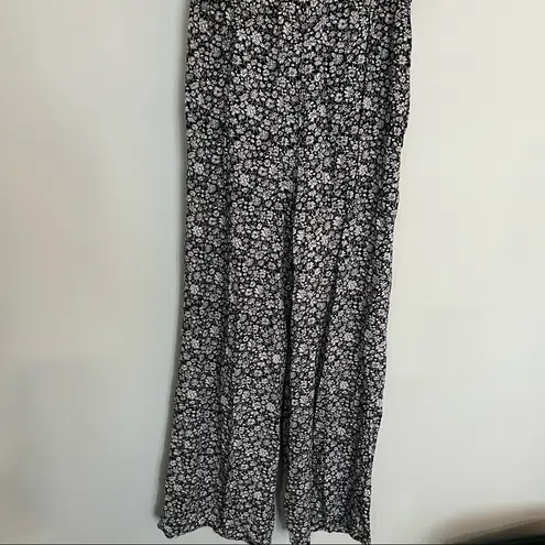 American Eagle  Outfitters Capri Black and White Jumpsuit Size S/P