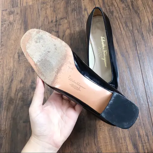 Salvatore Ferragamo • vintage black patent pumps heels block round toe chain