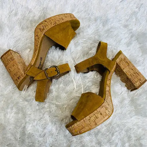 Free People  Brook Suede Platform Heels Cork Sole Mustard Gold Camel Sz 40