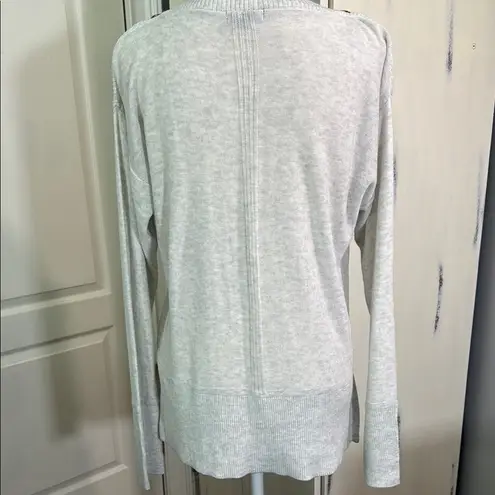 Verve Ami Gray Long Sleeve Relaxed Light weight sweater