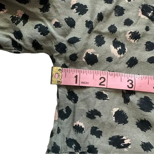 Mud Pie Women’s Flounce Peasant Tiered Green Leopard Animal Print Mini Dress med