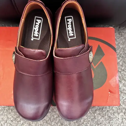 Propet Propét Women's Autumn Clog in Chocolate/Burgundy