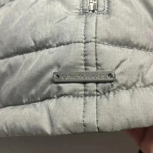Calvin Klein Jeans puffer jacket womens large puffer jacket 2 zipper pockets Gray - Image 10