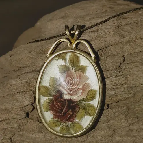 Roses Pendant Necklace 29 Inch Vintage Flowers Oval Pink Red Gold Tone Frame